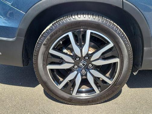 Blue 2022 Honda Pilot Touring 8-Passenger