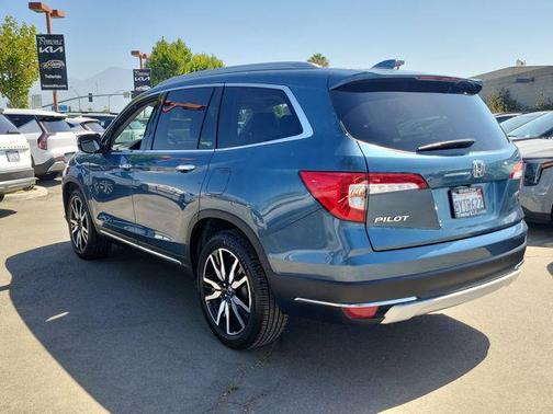 Blue 2022 Honda Pilot Touring 8-Passenger