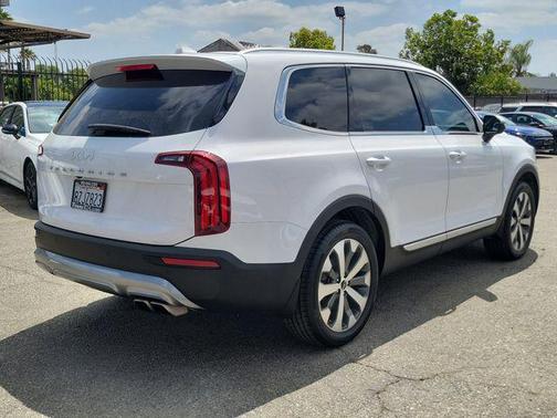 Glacial White Pearl 2022 Kia Telluride EX