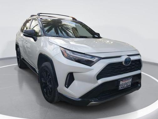 2022 Toyota RAV4 Hybrid SE