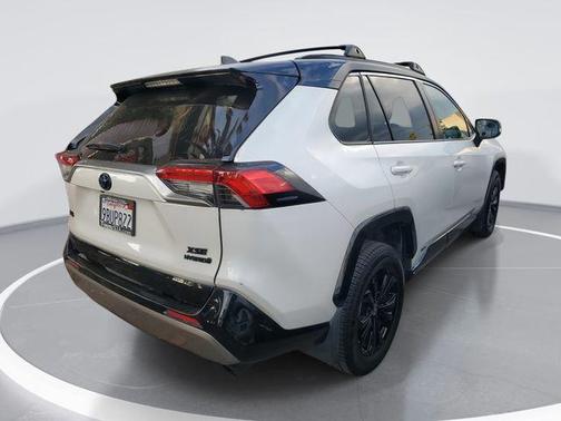 2022 Toyota RAV4 Hybrid SE