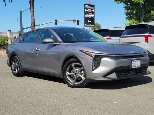 Steel Gray 2025 Kia K4 LXS