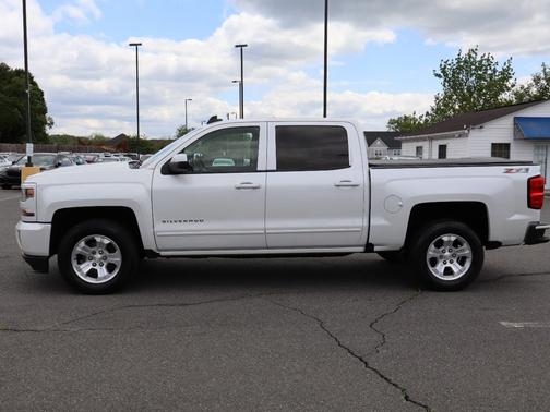 Iridescent Pearl Tricoat 2017 Chevrolet Silverado 1500 4WD Crew Cab 143.5" LT w/2LT