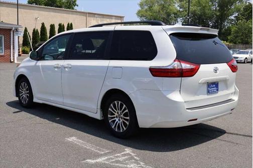 2020 Toyota Sienna XLE Premium