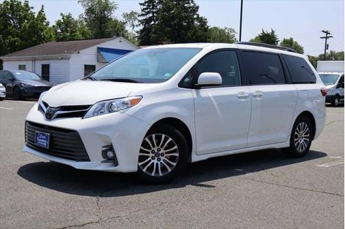 2020 Toyota Sienna XLE Premium