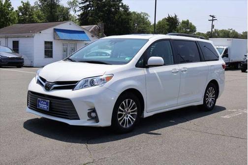 2020 Toyota Sienna XLE Premium