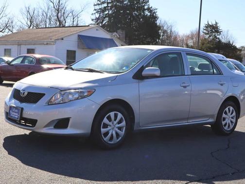 2010 Toyota Corolla 4dr Sdn Auto LE (Natl)