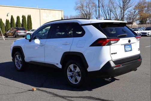 2022 Toyota RAV4 Hybrid XLE