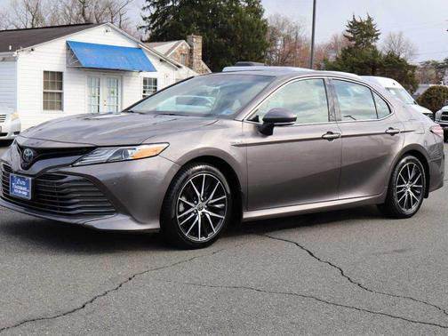 2018 Toyota Camry Hybrid XLE CVT (Natl)