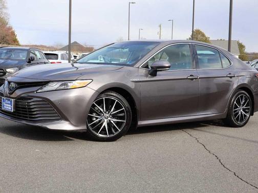 2018 Toyota Camry Hybrid XLE CVT (Natl)