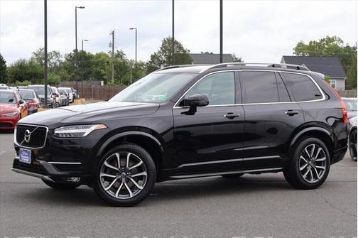 Onyx Black Metallic 2019 Volvo XC90 T6 Momentum SUV