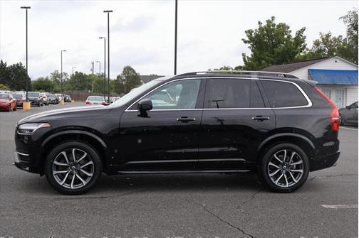 2019 Volvo XC90 T6 Momentum