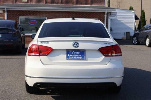 2014 Volkswagen Passat 1.8T Auto SEL Premium