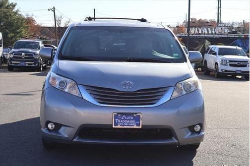2016 Toyota Sienna 5dr 8-Pass Van XLE Premium