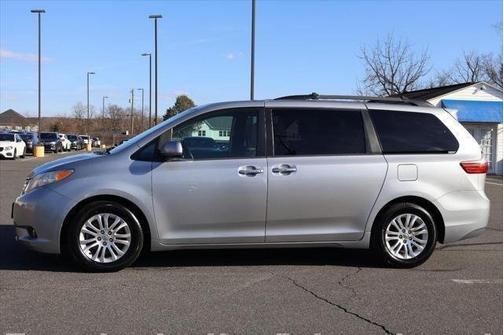 2016 Toyota Sienna 5dr 8-Pass Van XLE Premium