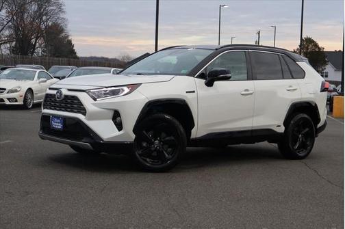 2021 Toyota RAV4 Hybrid SE
