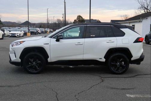 2021 Toyota RAV4 Hybrid SE