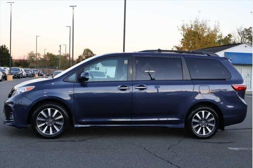 2020 Toyota Sienna XLE