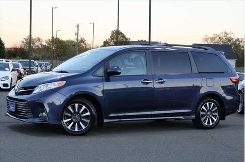 2020 Toyota Sienna XLE
