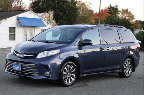2020 Toyota Sienna XLE