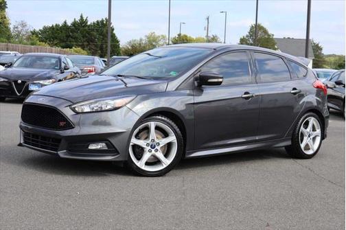2017 Ford Focus ST 