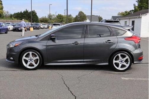 2017 Ford Focus ST 