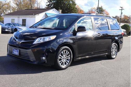 2020 Toyota Sienna XLE