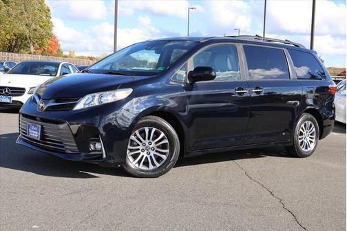 2020 Toyota Sienna XLE