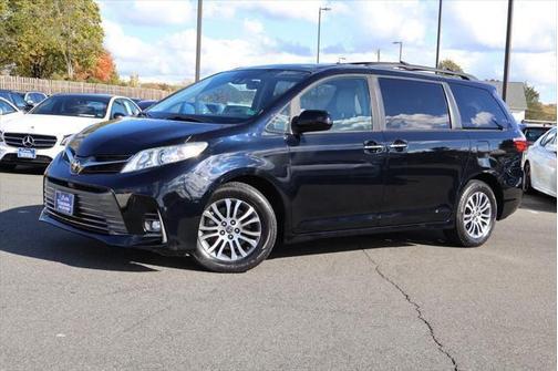 2020 Toyota Sienna XLE