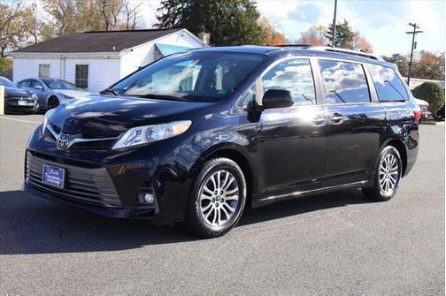 2020 Toyota Sienna XLE