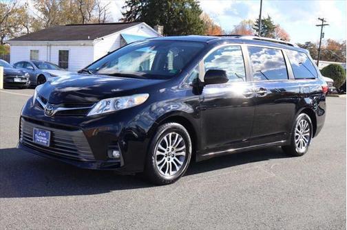 2020 Toyota Sienna XLE