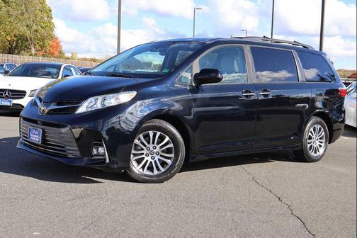 2020 Toyota Sienna XLE