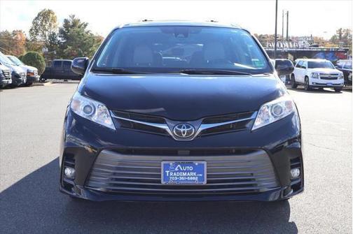2020 Toyota Sienna XLE
