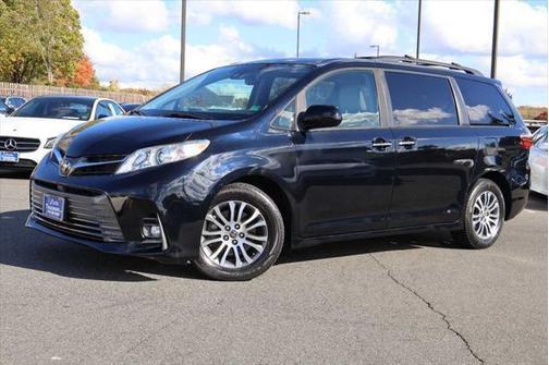 2020 Toyota Sienna XLE