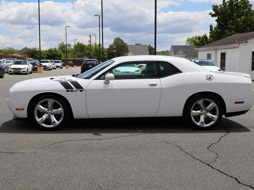 Bright White 2013 Dodge Challenger 2dr Cpe R/T Plus