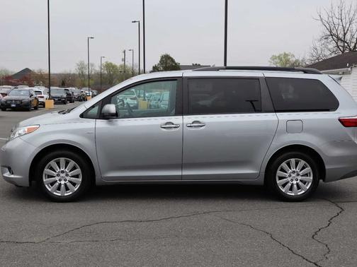2017 Toyota Sienna Limited AWD 7-Passenger (Natl)