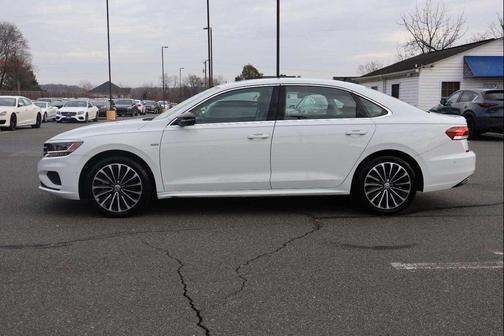 2022 Volkswagen Passat 2.0T Limited Edition