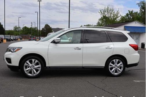 2019 Nissan Pathfinder SL