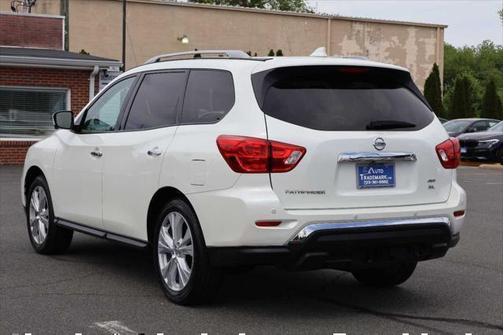 2019 Nissan Pathfinder SL