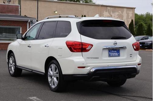 2019 Nissan Pathfinder SL