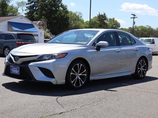 Celestial Silver Metallic 2020 Toyota Camry SE Auto AWD (Natl)