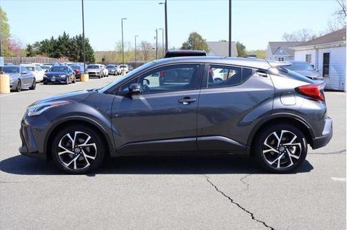 2022 Toyota C-HR XLE