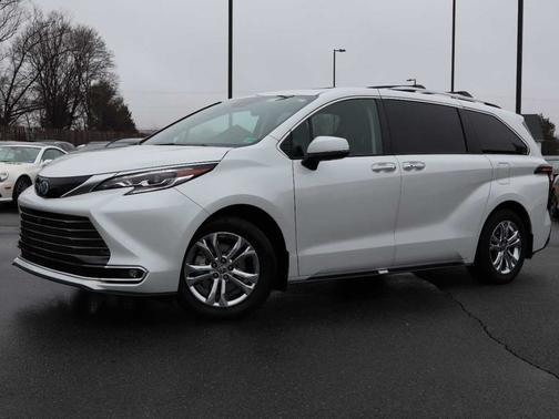 2024 Toyota Sienna Platinum AWD 7-Passenger (Natl)