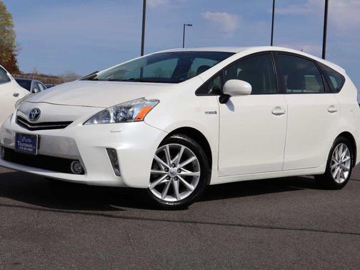 2012 Toyota Prius v 5dr Wgn Five (Natl)