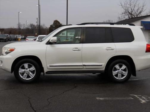 2013 Toyota Land Cruiser Base