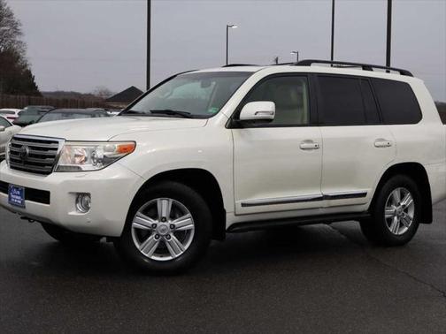 2013 Toyota Land Cruiser Base