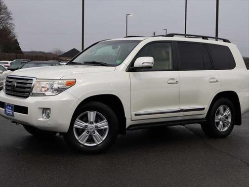 2013 Toyota Land Cruiser Base