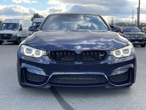 Photo 2 of 41 of 2017 BMW M3 Competition
