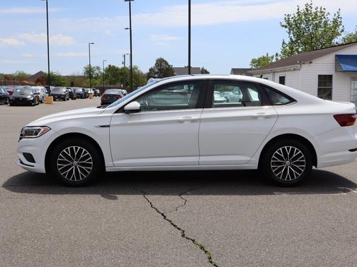 Pure White 2019 Volkswagen Jetta SEL Auto w/SULEV
