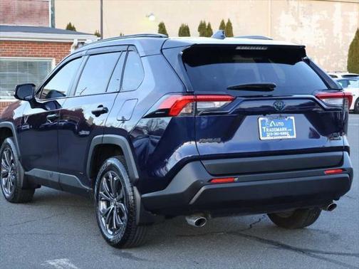 2022 Toyota RAV4 Hybrid XLE Premium